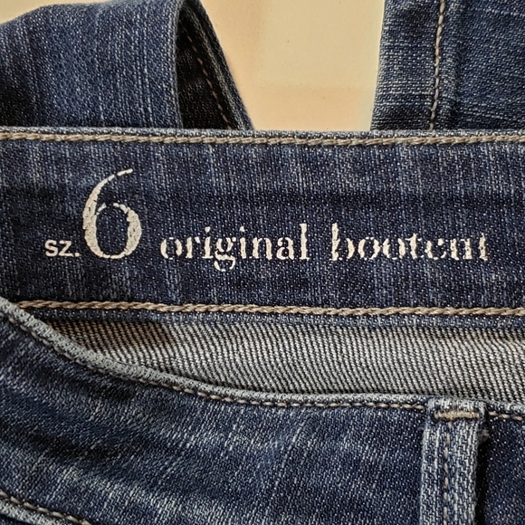 Loft Original Boot Cut Dark Wash with Whiskering size 6 - Picture 6 of 6